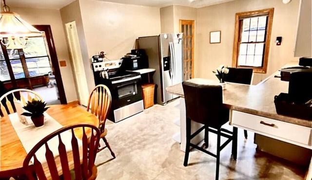 Eau Claire’s south side, Sunroom, 3BR,4 beds, 1BA