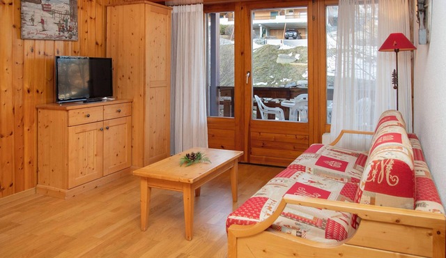 Eaux-Vives 205 by Interhome