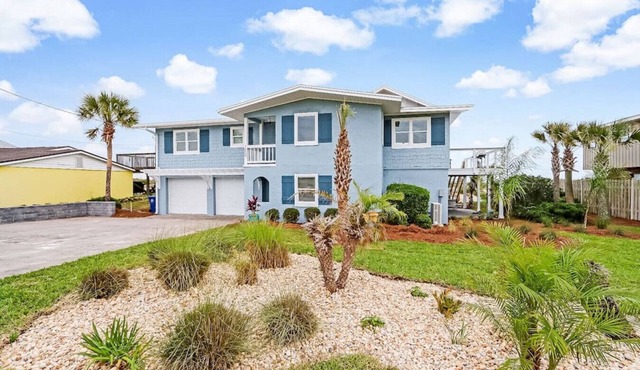 Ebb Tide Cottage | Beachfront | Huge Oceanfront Deck | Hot Tub