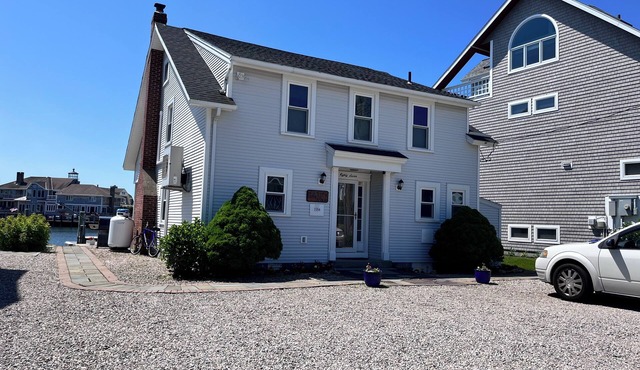 Ebb Tide Cottage GLP 4BR Cozy Quiet Waterfront Beach house