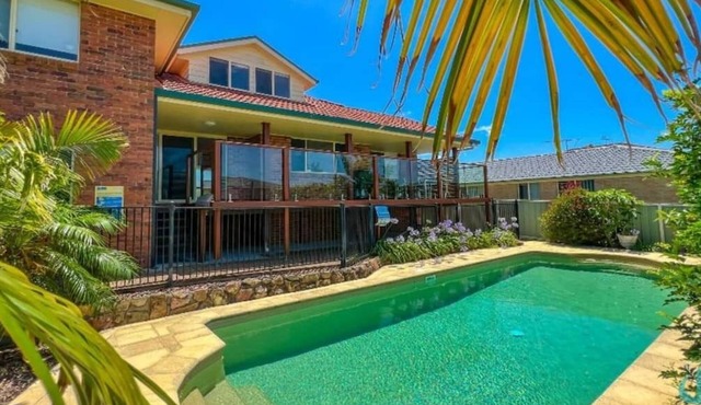 Ebbtide at Caves- Private pool - minutes to beach