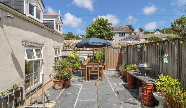 EBENEZER COTTAGE, pet friendly, country holiday cottage in Marazion