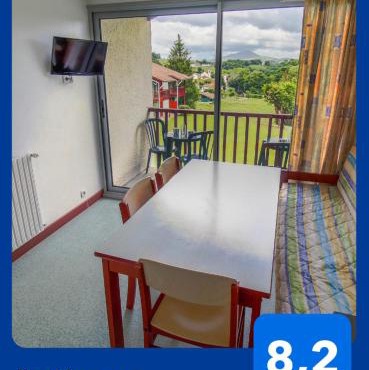 ECHALAR Piscine Vue Montagnes