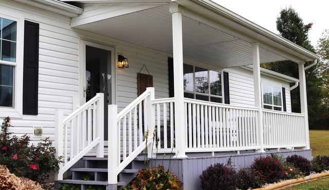 Echo Hill - private cabin w/hot tub, backs to woods, close to Hocking Hills