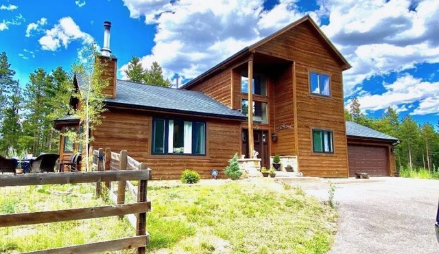 ECHO HILLS MOUNTAIN LODGE - Evergreen Mtn Top Retreat - Foothills of the Rockies