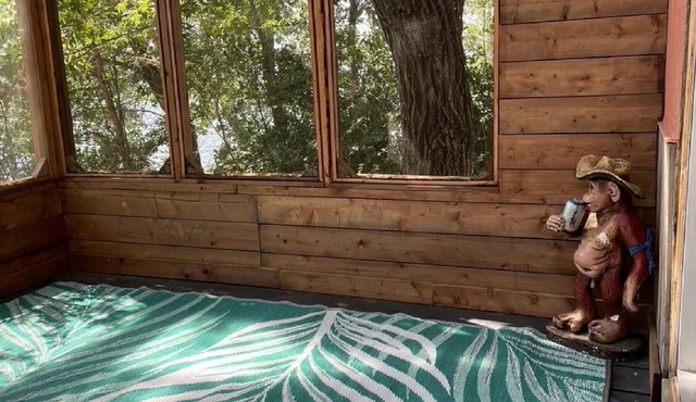 Echo Lake Lakefront Cabin in picturesque Qu’Appelle Valley,