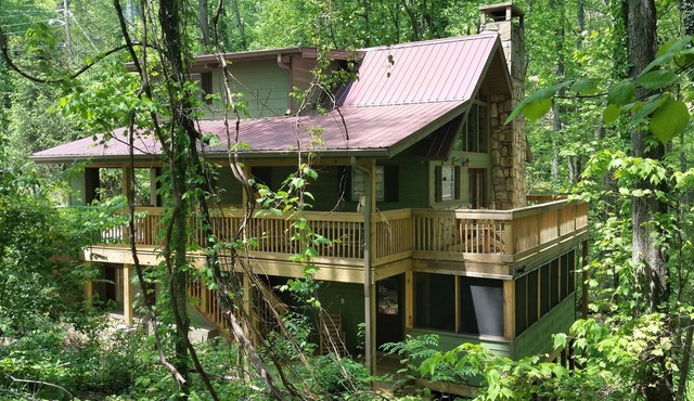 ECHO PLACE. A cozy Family Base Camp for Hiking, Skiing, and Area Exploration!