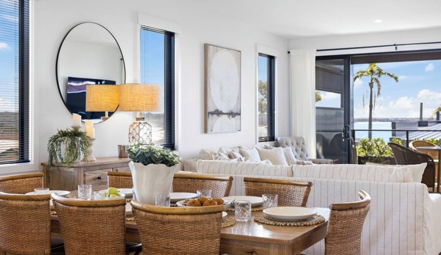 Echoes Luxury Residence Beach Views Walk to Cafes