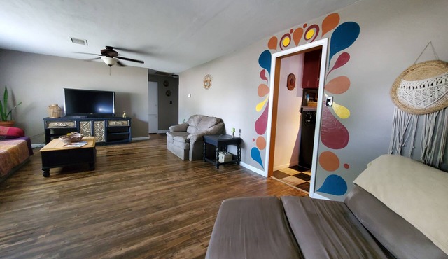 Eclectic 3BR Home walking distance to the river