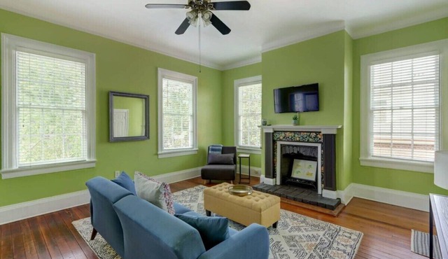 Eclectic Abode, Funky | Fun | Dog-Friendly!