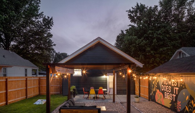 Eclectic Bungalow Minutes From Historic Benson