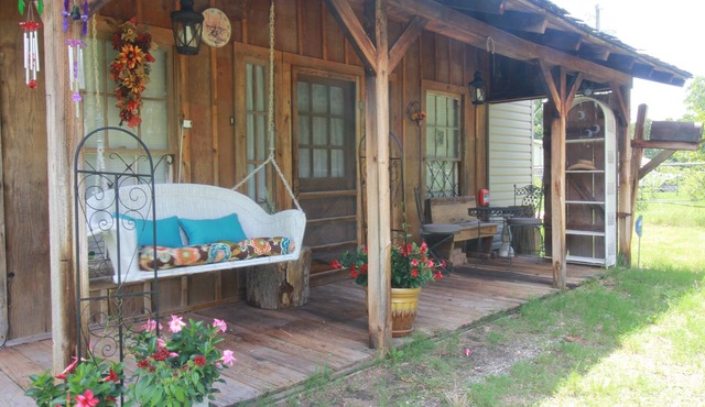 Eclectic Country Studio Guest House Quick Escape