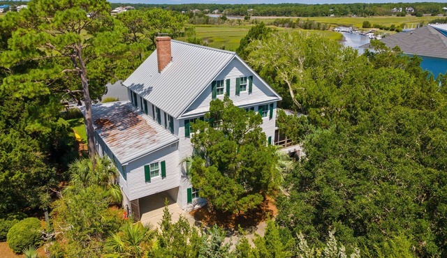 Eclectic Creek Front Retreat