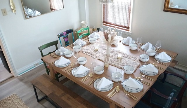 Eclectic Decor 5 Br house, 2 Baths & 2 Kitchens with WiFi and AC in Old Forge