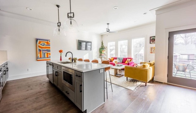 Eclectic E Nash Townhome Close to Broadway!