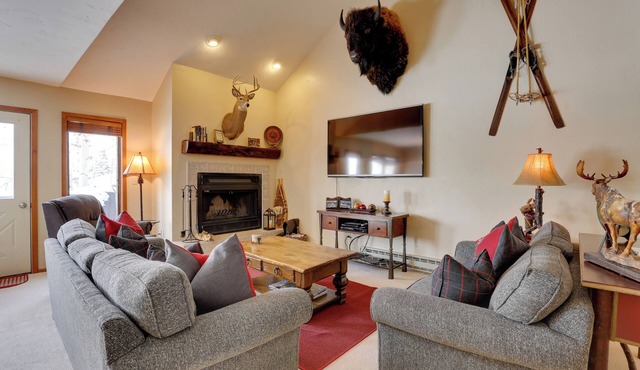 Eclectic Eagle-Vail Condo: 2 Miles to Beaver Creek