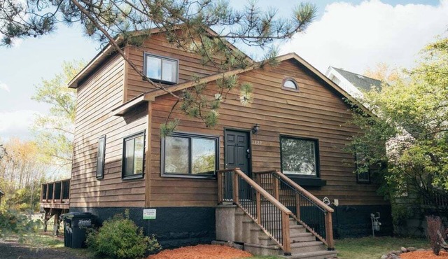 Eclectic Home w/Jacuzzi, Near Beach Access