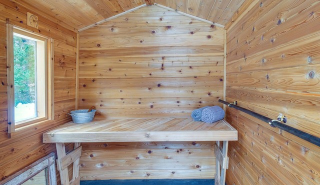 Eclectic Interlochen Cottage w/ Sauna - Near Golf