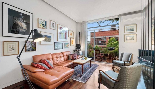 Eclectic luxury living in Melbourne's hip inner north (long term stays welcome)