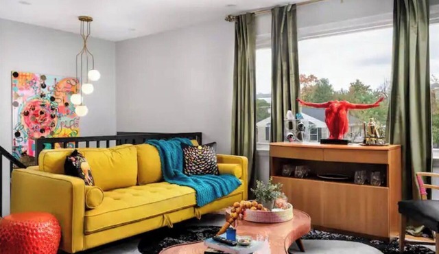 Eclectic Mid Century Modern 3BD/3BA with *Hot Tub*