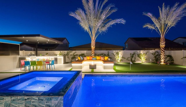Eclectic Paradise w/Pool & Spa! Close to Festivals