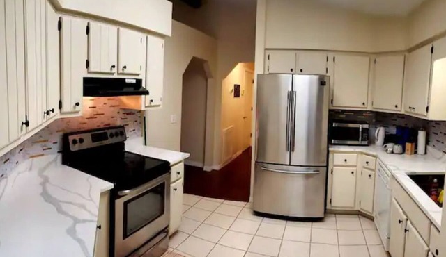 Eclectic Ranch Style Home - Sleeps 12