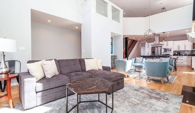 Eclectic, Stylish, and Cozy Milwaukee Home!