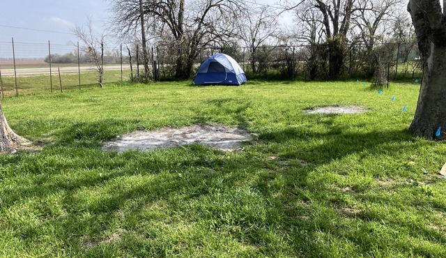 Eclipse Camping on Peaceful Mini Farm F1