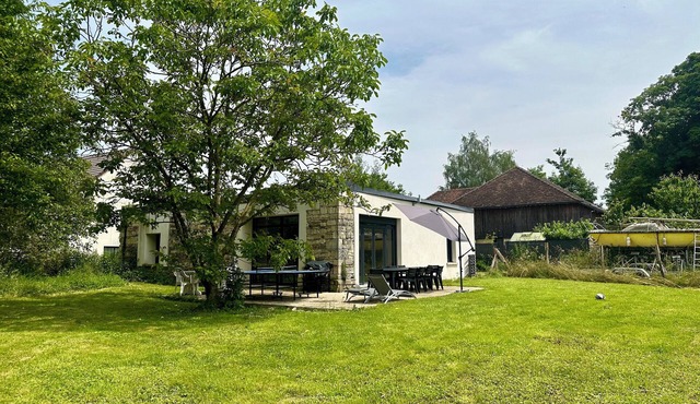 Eco 4-BR farmhouse near Lac d’Orient & Troyes – sleeps 10, garden, Wi-Fi