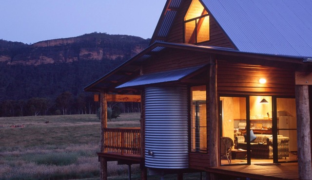Eco cabin (2bdrm) with VIEWS of Blue Mountains, near Blackheath