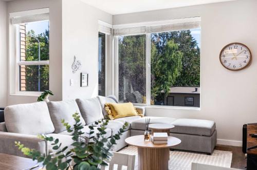 Eco-Friendly 3BR Retreat w UW & Hospital