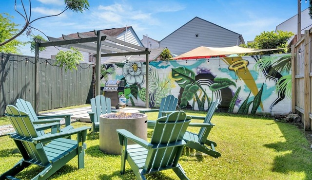 Eco-friendly 5BR Mid-City home near Superdome. Fire pit, parking, walk to streetcar & parades.