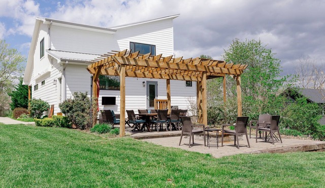 Eco- Friendly house near UNCA and downtown AVL, Mountain Views