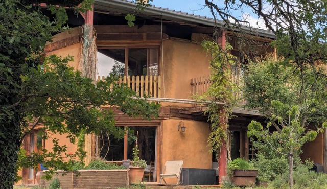 Eco-friendly house, surrounded by nature, Martel. Great for disconnecting!