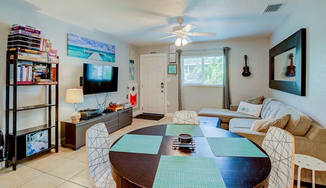 Eco-Friendly☀︎Modern Tropical Oasis (B)☀︎near Beach & Historic Downtowns