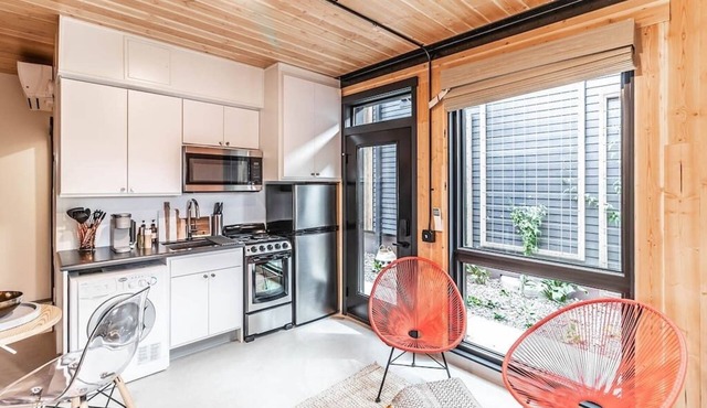 Eco-friendly Private Studio with free wifi