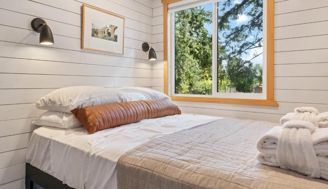 Eco Friendly Tiny Container Home Retreat