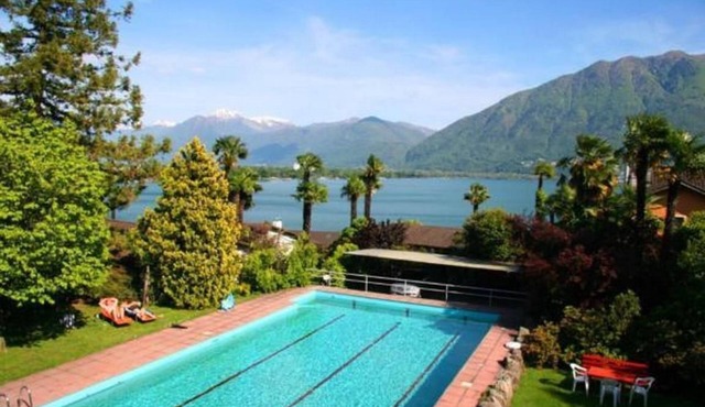 Eco-House G, swimming pool garden magnificent lake view