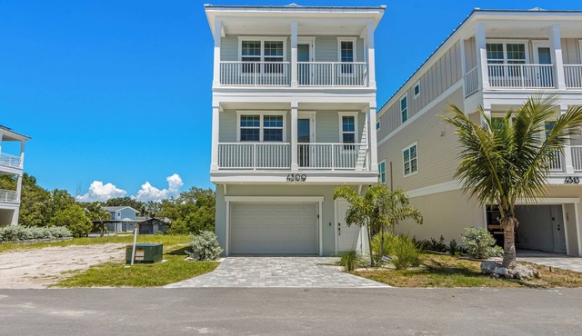 Eco-Luxe Canal Home w/Dock and EV Charger!