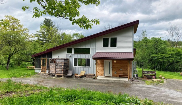 Eco-Modern Home in Pine Forest Sanctuary