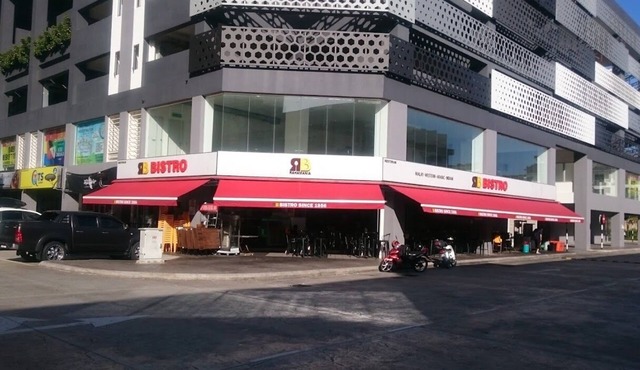 Eco-Urban Staycation - Condo, Wi-Fi, Pool, Netflix - Savanna Executive Suite