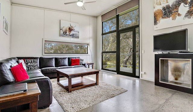 Ecocrackenback 13 'Sustainable chalet close to the slopes.'