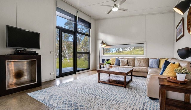 Ecocrackenback 3 'Sustainable chalet close to the slopes.'