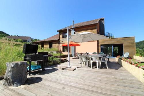 Ecogîte Saint-Prayel à Moyenmoutier, Gîte de groupe avec piscine, sauna, jeux