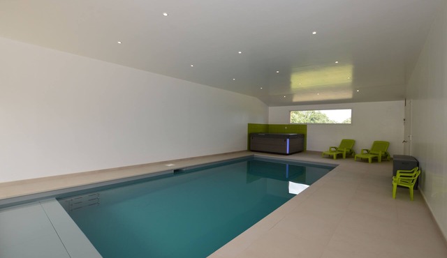 Ecogite la Noe Swimming pool, Spa, Billiards, baby, pinball machine, 280 M2, 15 p. near Rennes