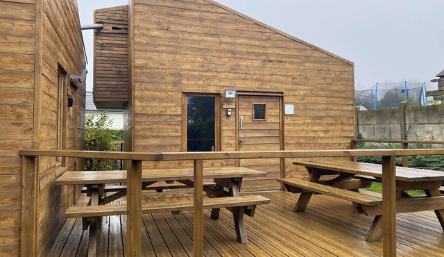 Ecolodge de la Lys à Fiefs (62) - Low-cost wooden cabin for 4 people.