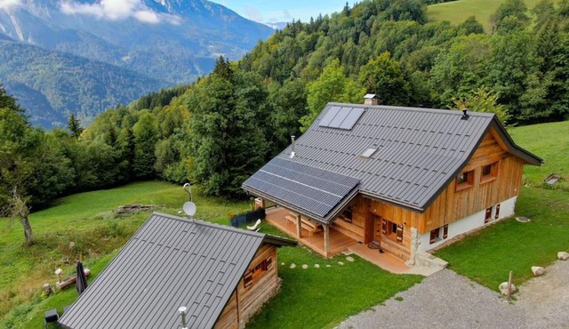 Ecological alpine chalet 4* (sleeps 10 to 14)