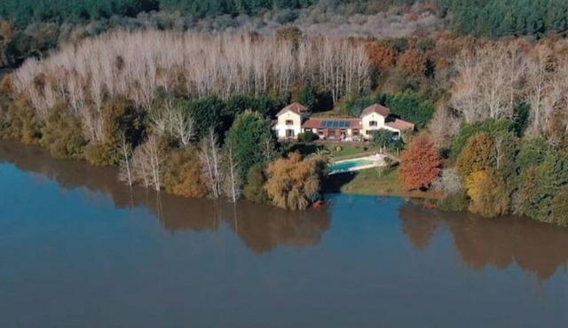 Ecological house in a nature reserve - Rosier