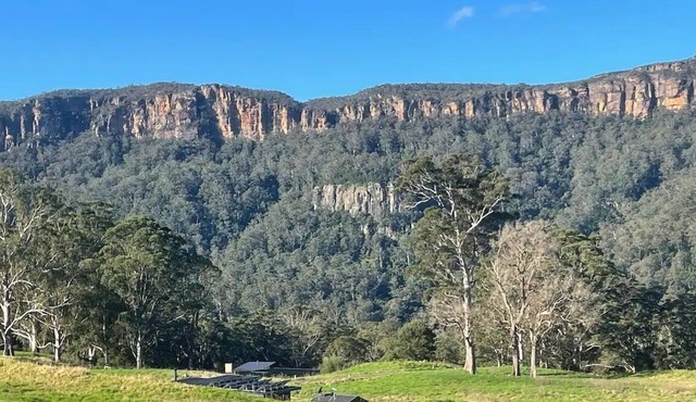EcoLuxe Villa on 146 acres in Kangaroo Valley - breathtaking views,wild swimming