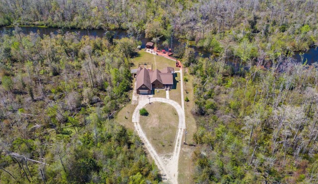 Econfina Squatch Hideout!Creekside 7 Bedrooms, Kayak,Fish,Canoe10 min to Springs